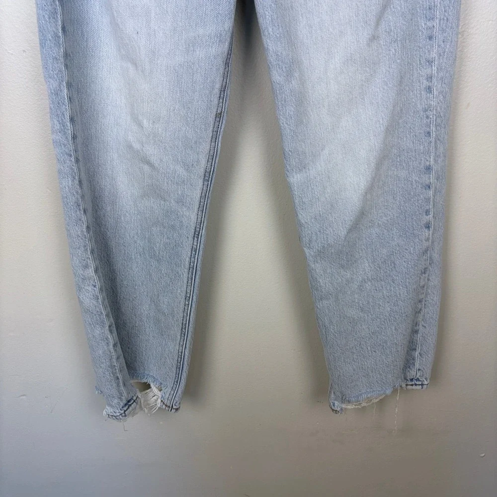 American Eagle Highest Rise 90s Boyfriend Jeans Light Wash Distressed Size 8